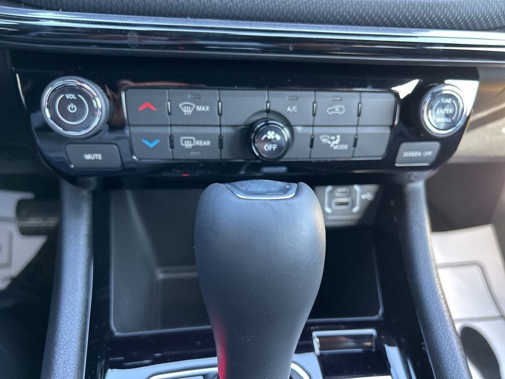 New 2026 Jeep Compass Latitude AWD/4WD image 17