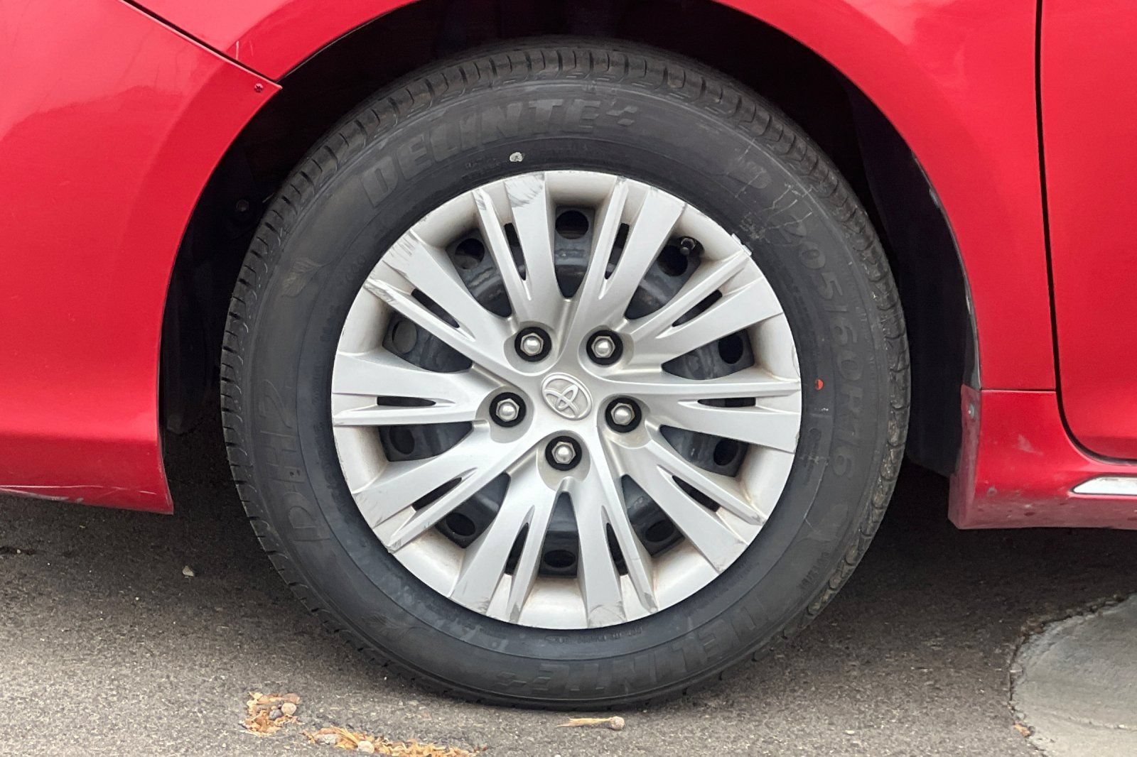 Used 2013 Toyota Camry LE FWD image 23