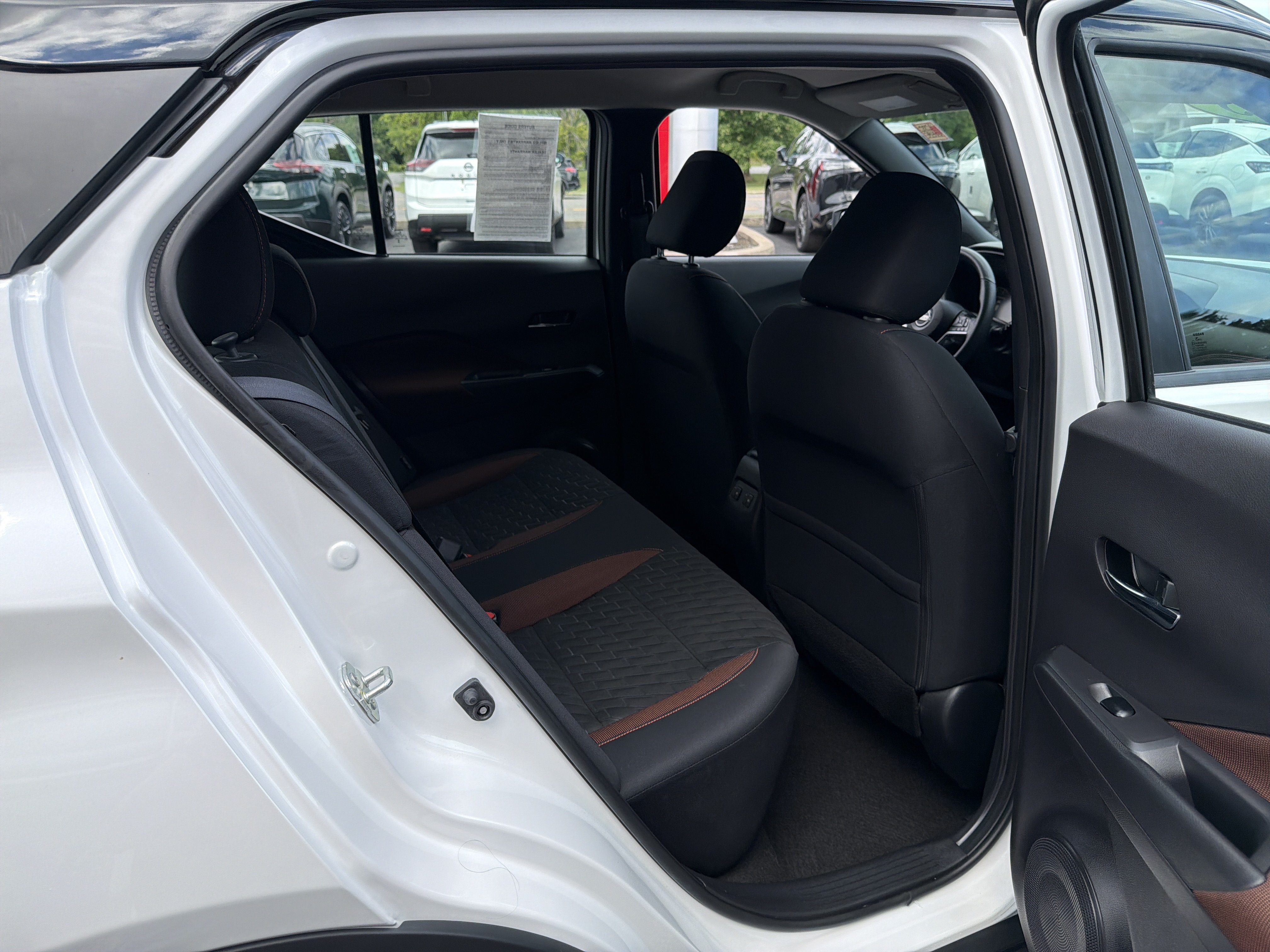 Used 2023 Nissan Kicks SR FWD image 9