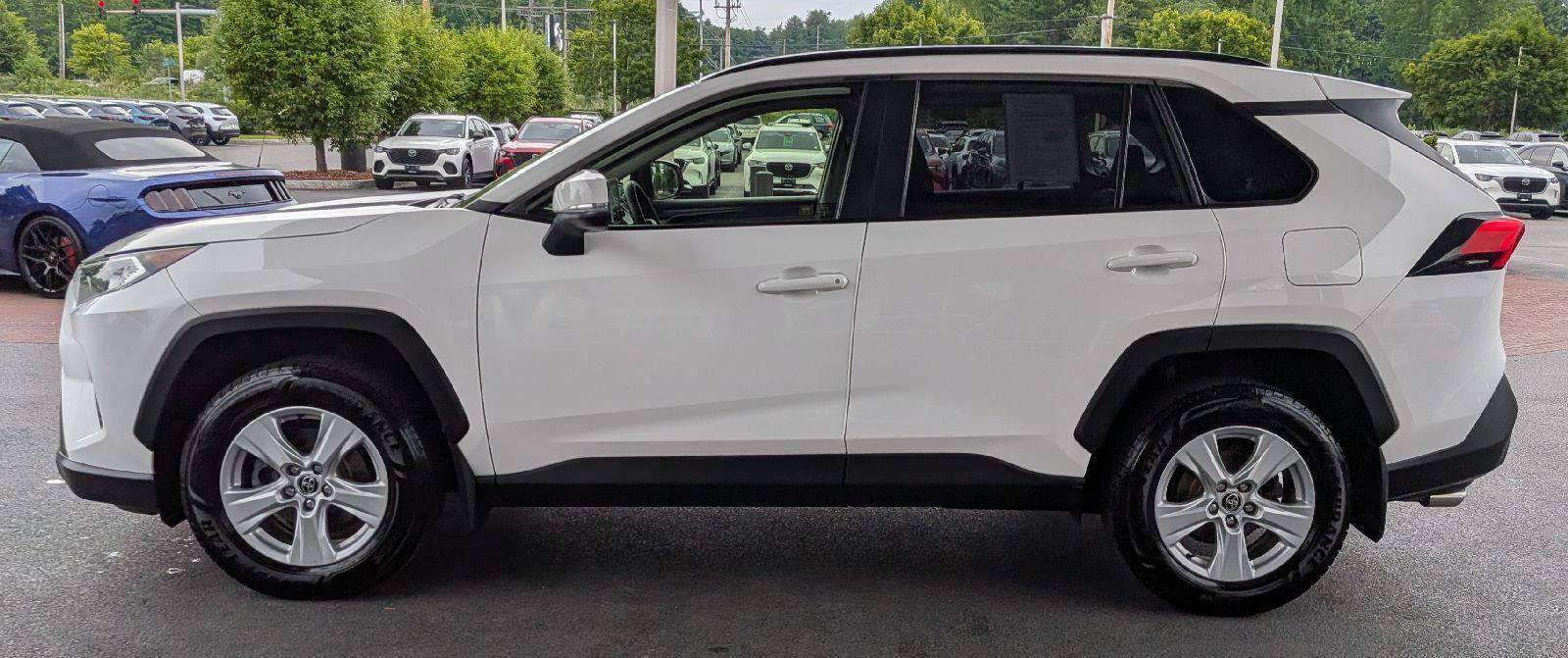 Used 2020 Toyota RAV4 XLE w/ Convenience Package AWD/4WD image 6