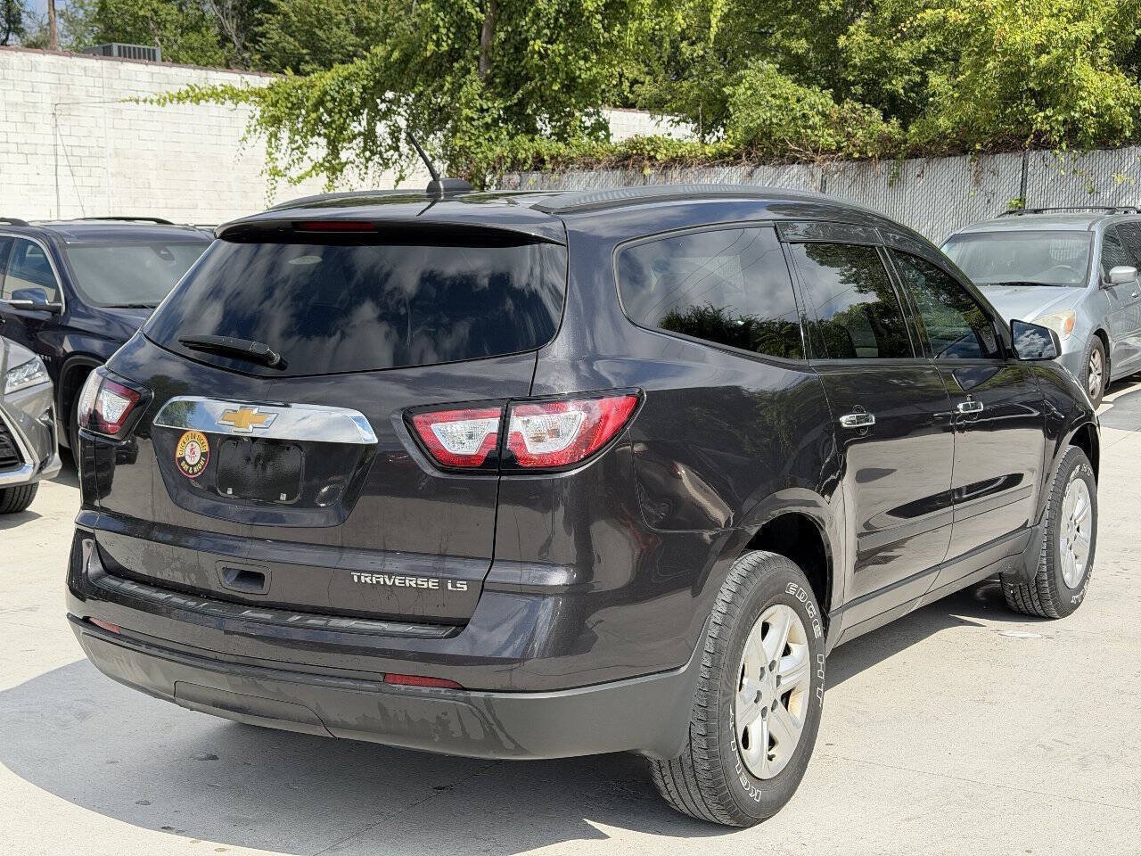 Used 2016 Chevrolet Traverse LS FWD image 7