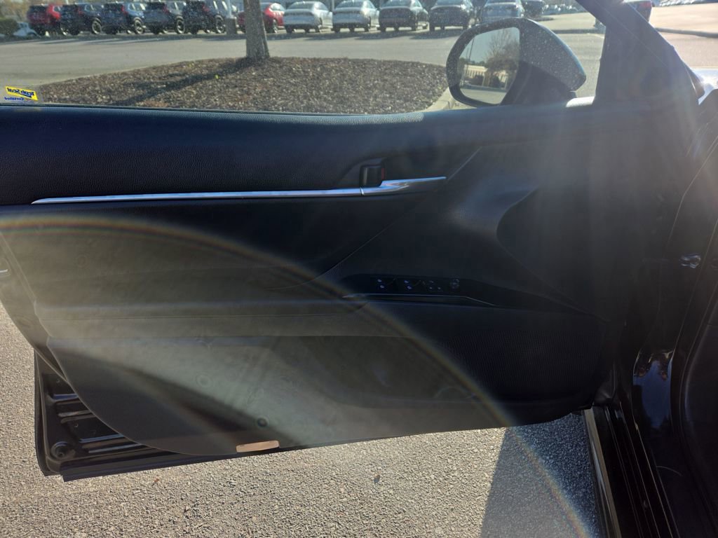 Used 2019 Toyota Camry SE w/ Audio Package image 17