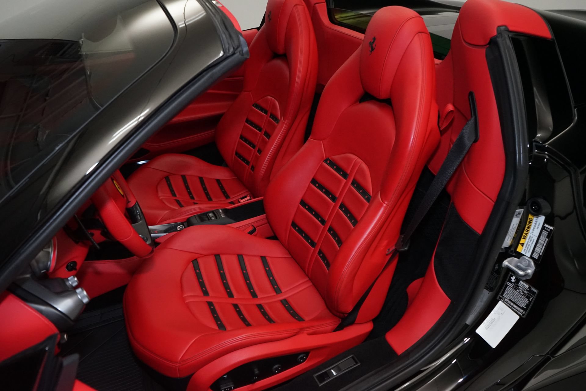 Used 2021 Ferrari F8 Tributo RWD image 9