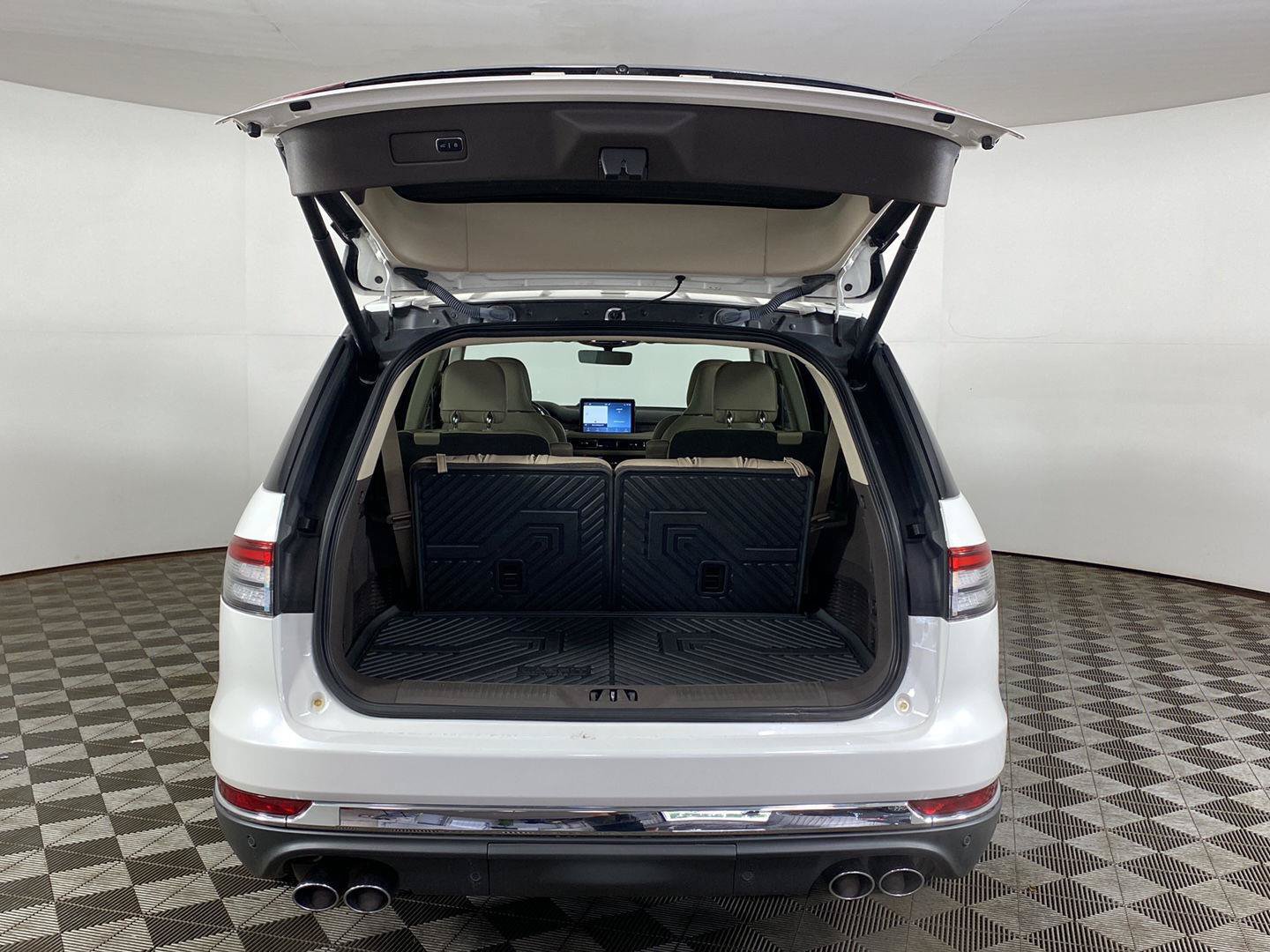 Used 2020 Lincoln Aviator Reserve w/ Equipment Group 202A AWD/4WD image 30