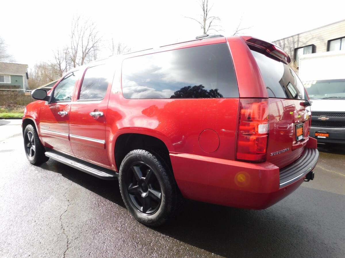 Used 2014 Chevrolet Suburban LTZ image 3
