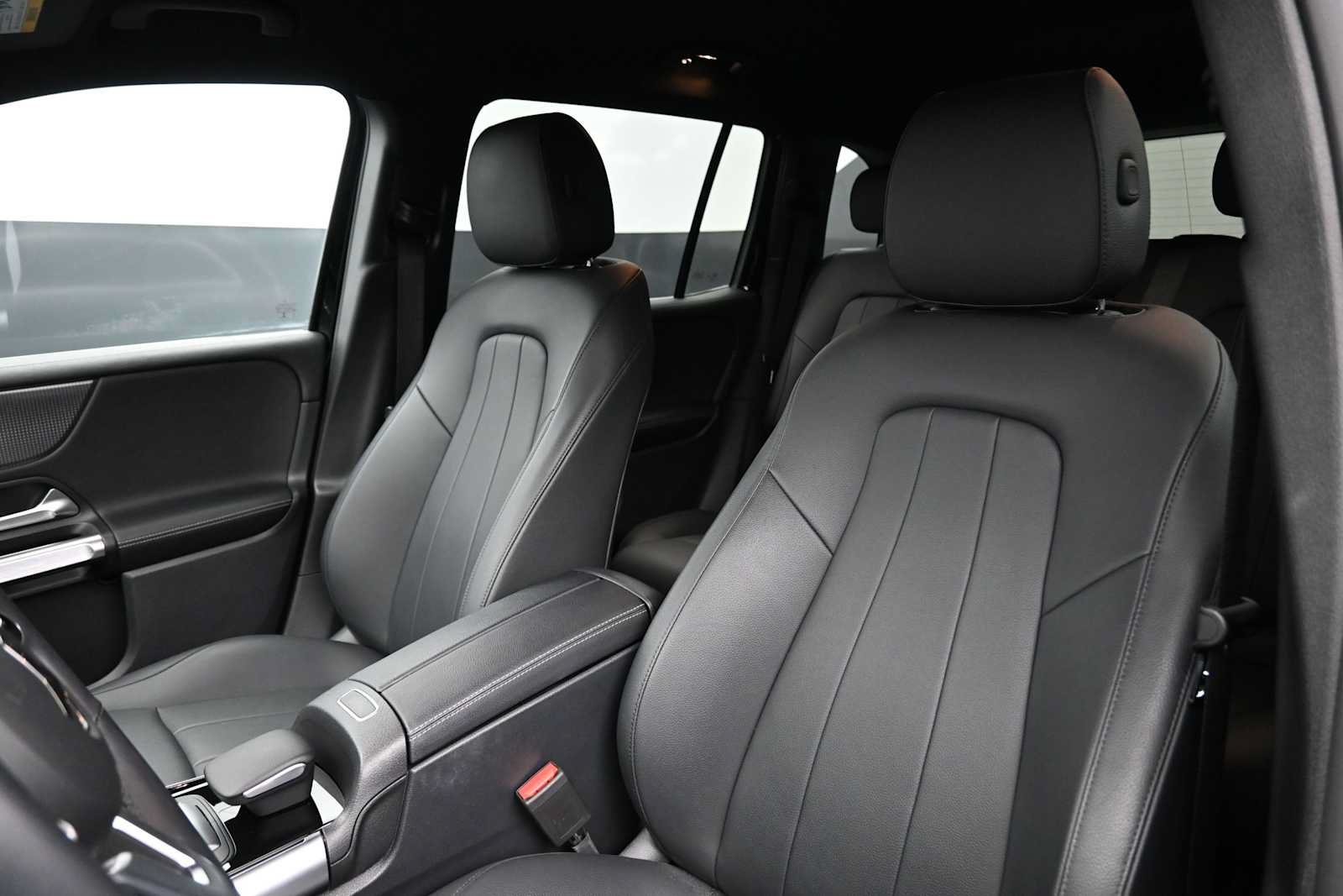 Used 2022 Mercedes-Benz GLB 250 image 5