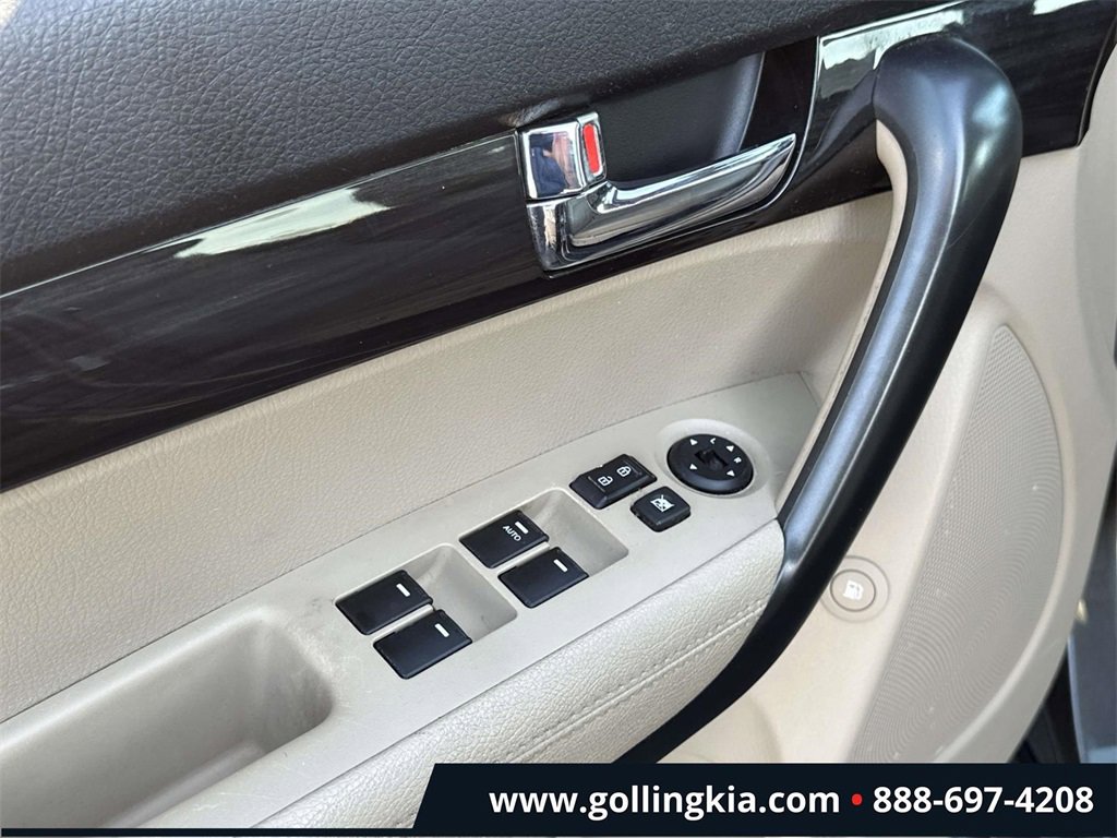 Used 2013 Kia Sorento EX image 16
