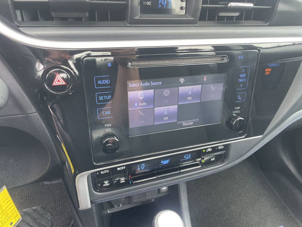 Used 2018 Toyota Corolla SE w/ Carpet Mat Package (TMS) FWD image 12