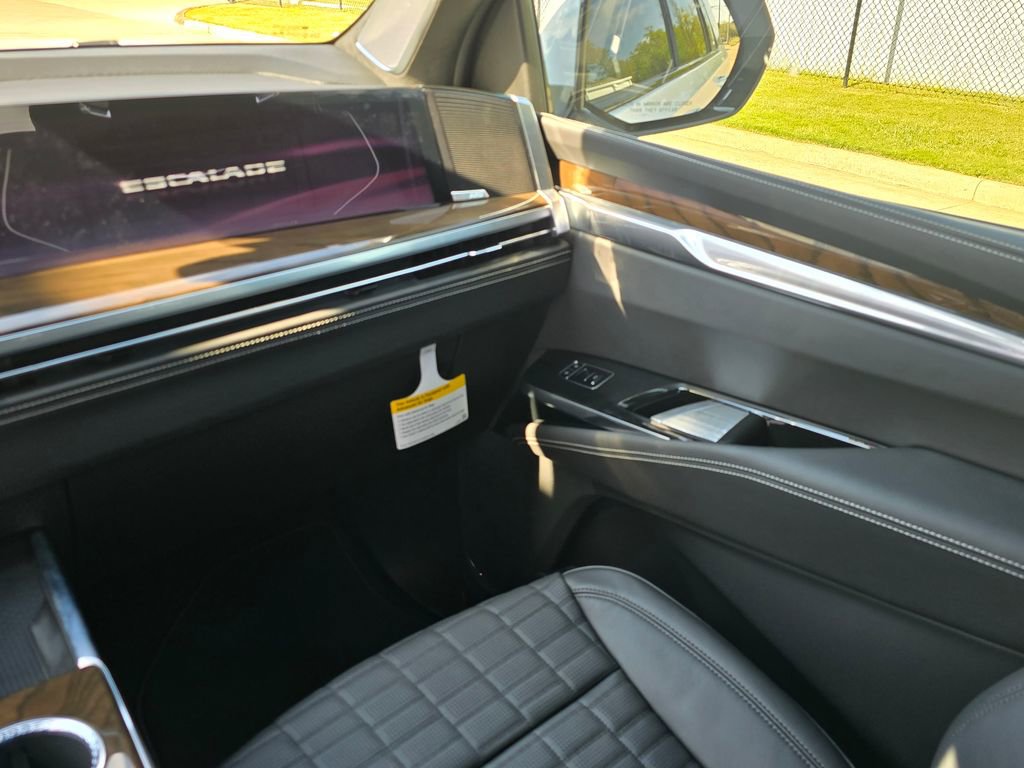 New 2026 Cadillac Escalade ESV Platinum Sport w/ LPO, ONYX Package image 22