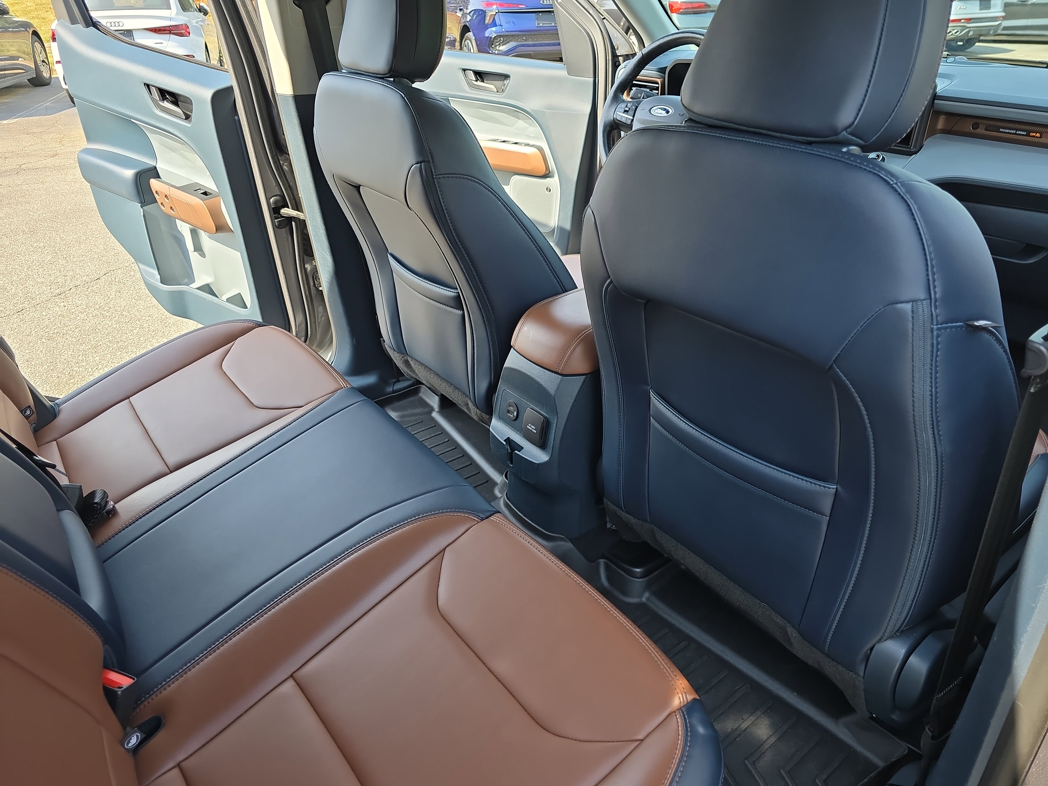 Used 2022 Ford Maverick Lariat w/ Lariat Luxury Package FWD image 11