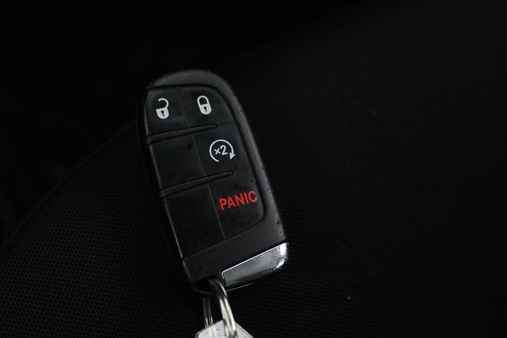 Used 2017 Jeep Renegade Altitude FWD image 28