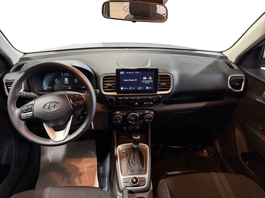 Used 2023 Hyundai Venue SEL FWD image 15