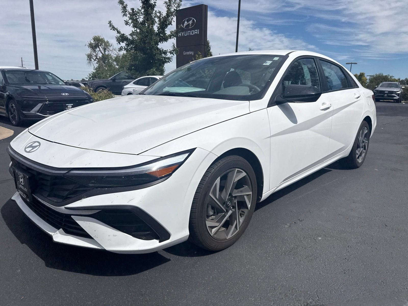 Used 2025 Hyundai Elantra Sport w/ Cargo Package FWD image 3