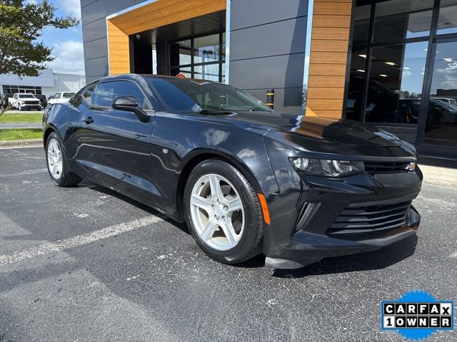 Used 2018 Chevrolet Camaro LT RWD image 1