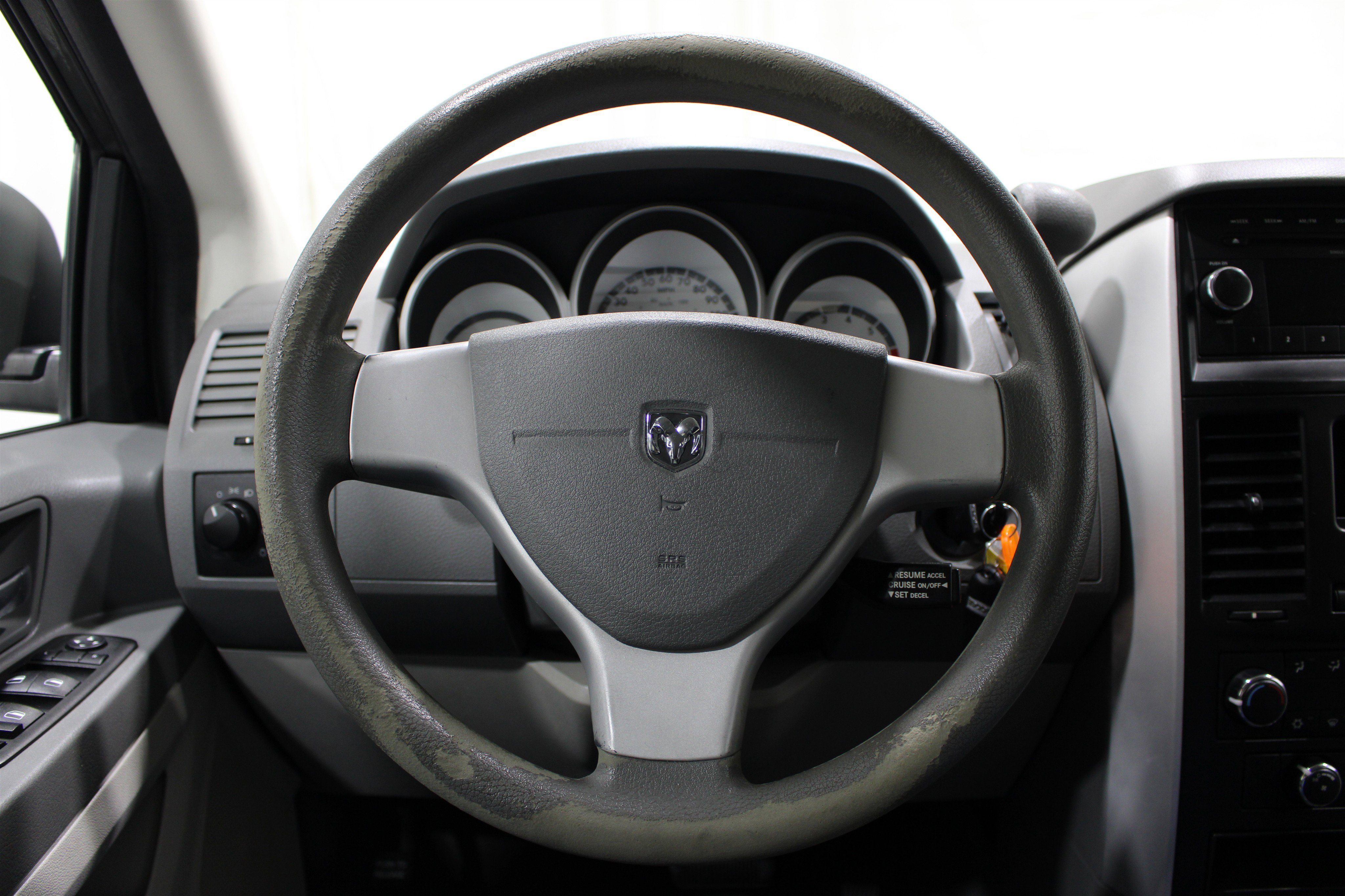 Used 2010 Dodge Grand Caravan SE FWD image 9