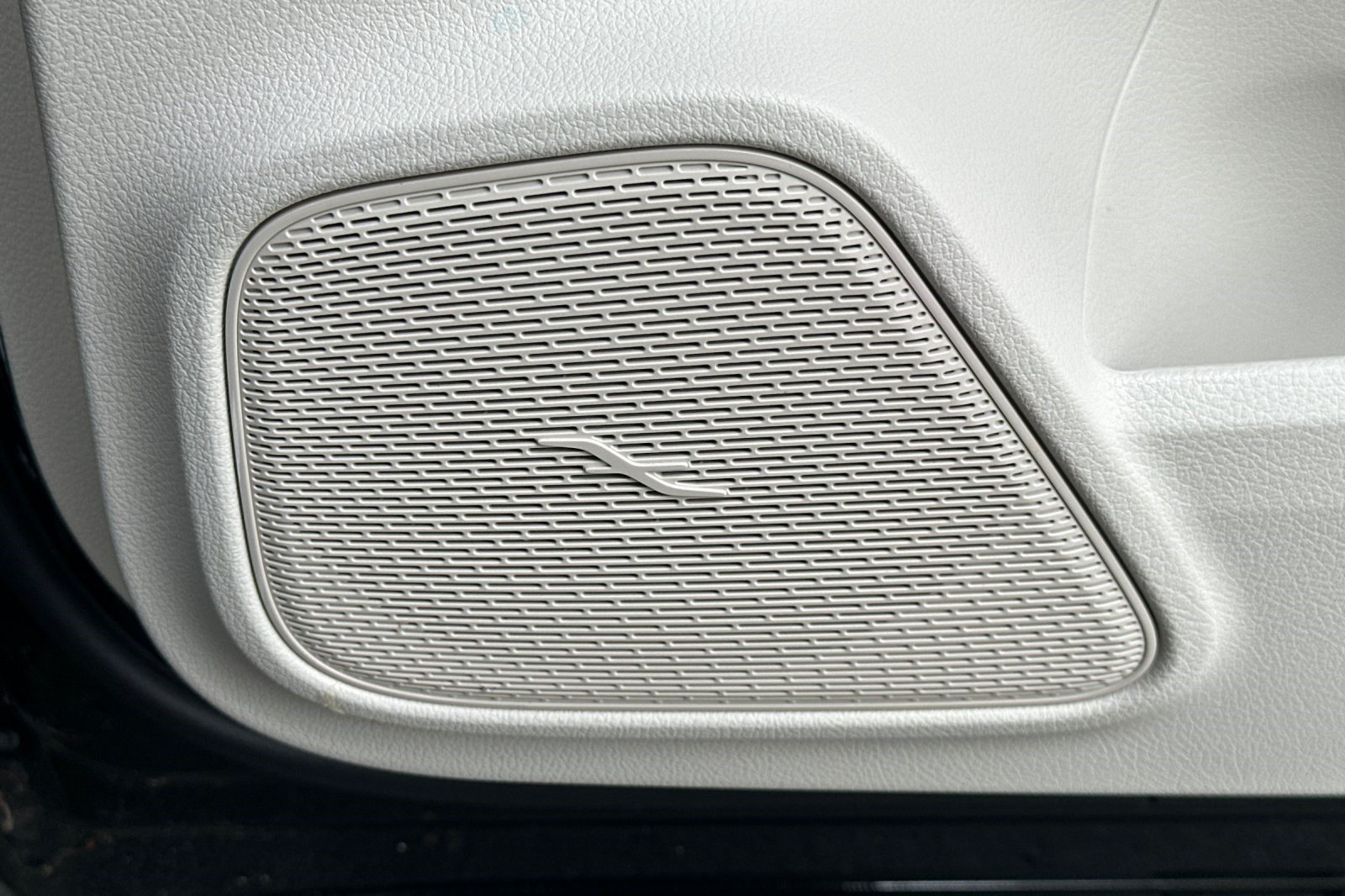 Certified 2025 Mercedes-Benz EQB 250+ image 31