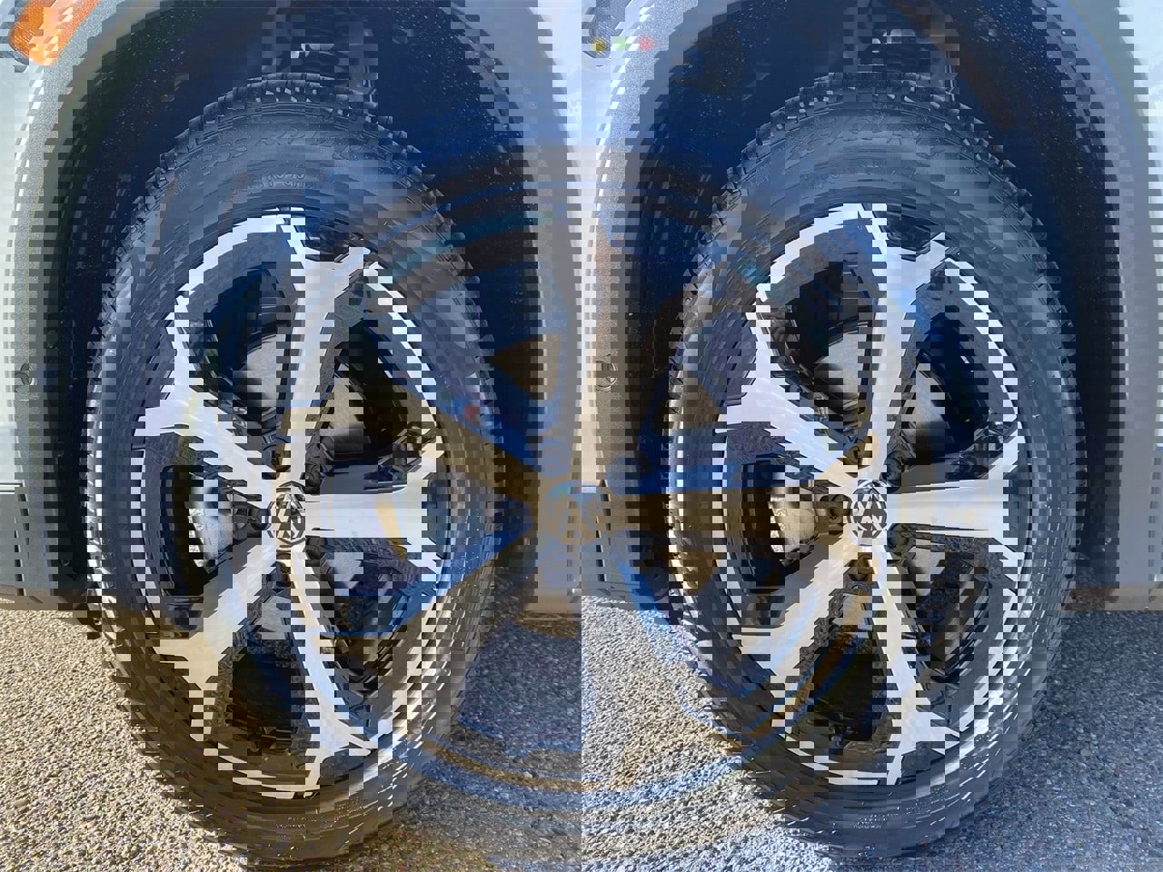 New 2025 Volkswagen Tiguan SE image 6