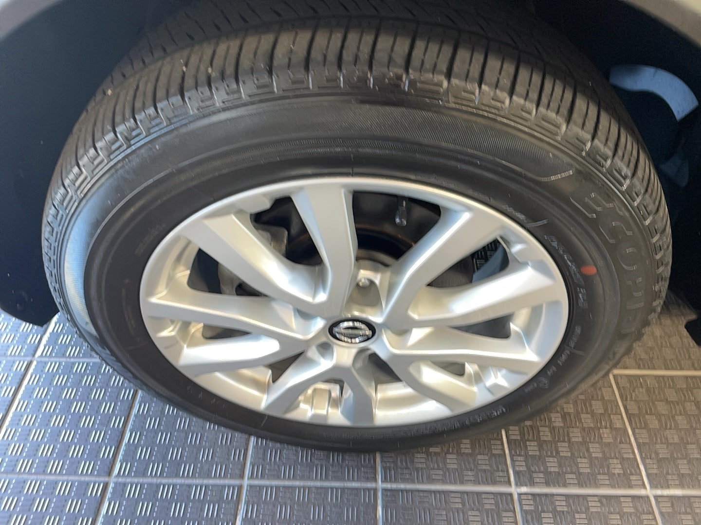Used 2022 Nissan Rogue Sport SV AWD/4WD image 4