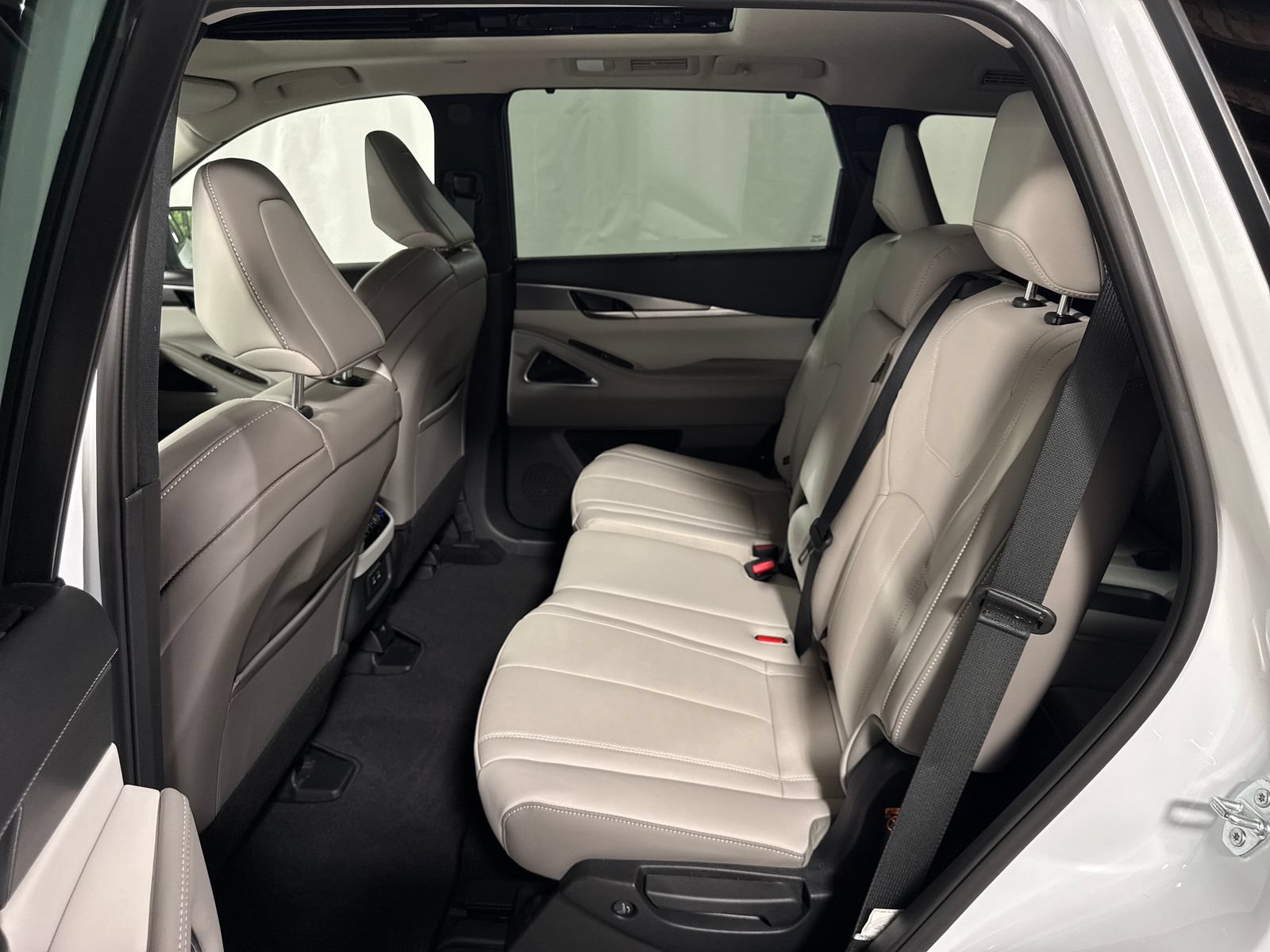 Used 2026 INFINITI QX60 Luxe w/ Cargo Package AWD/4WD image 5