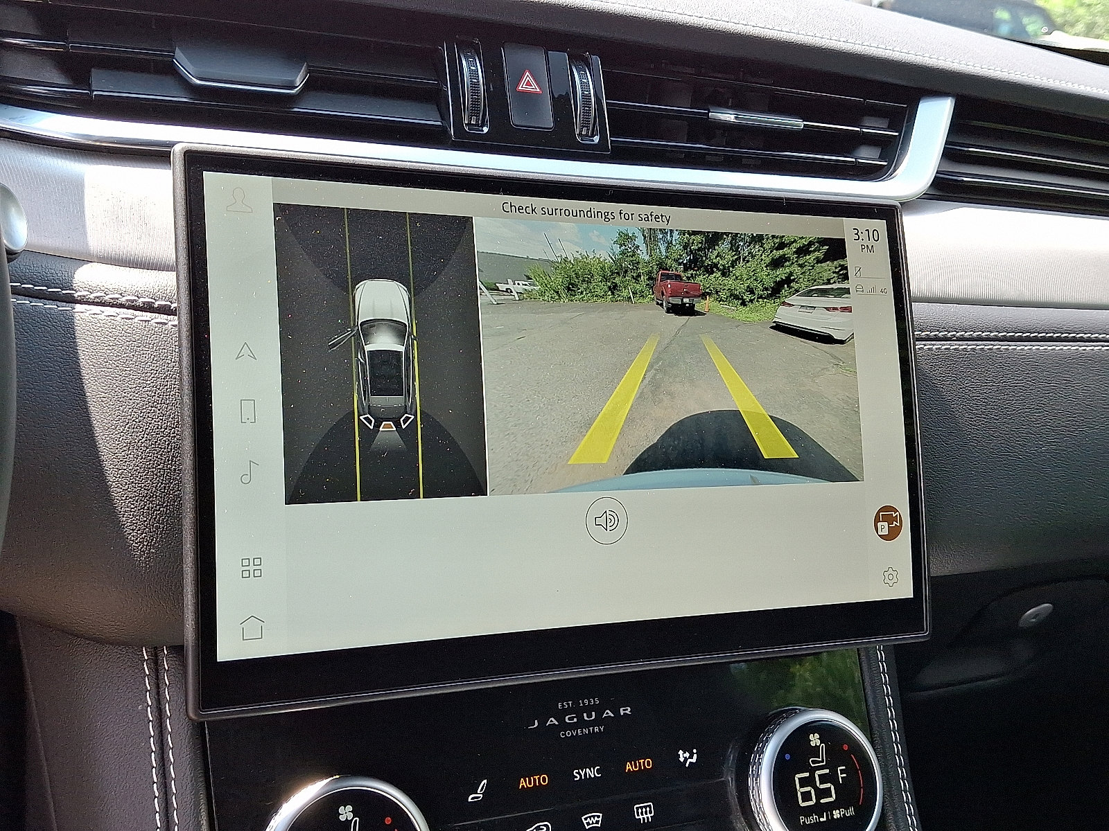 Used 2025 Jaguar F-PACE R-Dynamic S image 18