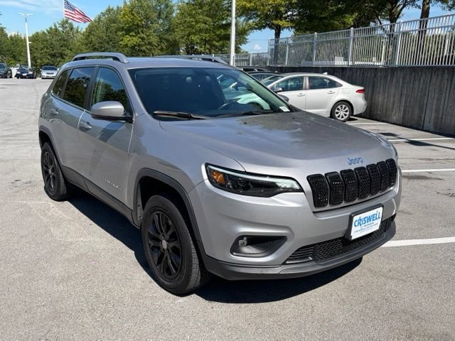 Used 2019 Jeep Cherokee Latitude Plus w/ Cold Weather Group AWD/4WD image 2