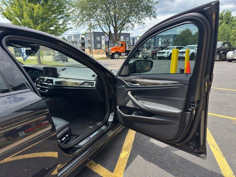 Used 2018 BMW M550i xDrive AWD/4WD image 39
