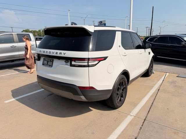 Used 2020 Land Rover Discovery SE AWD/4WD image 3
