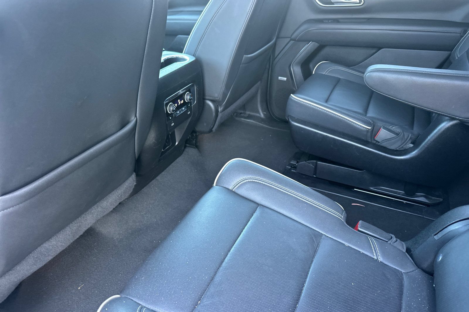 Used 2024 Chevrolet Tahoe Premier RWD image 14
