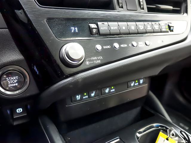 Used 2023 Lexus ES 250 w/ Premium Package AWD/4WD image 19