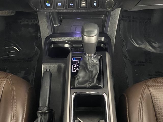 Used 2017 Toyota Tacoma Limited w/ Tow Package AWD/4WD image 16