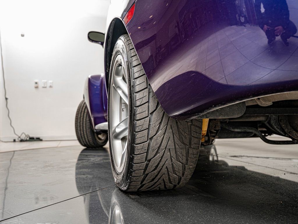 Used 2004 Chevrolet SSR w/ Preferred Equipment Group image 46