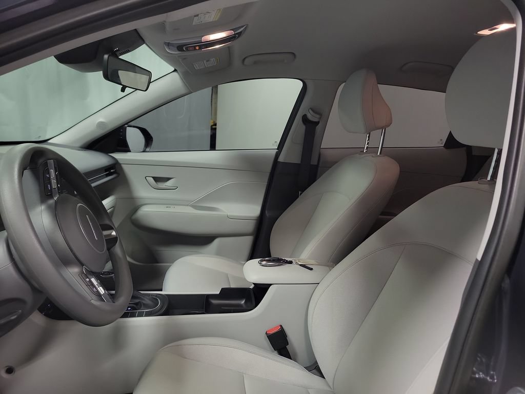 Used 2025 Hyundai Kona SE FWD image 15