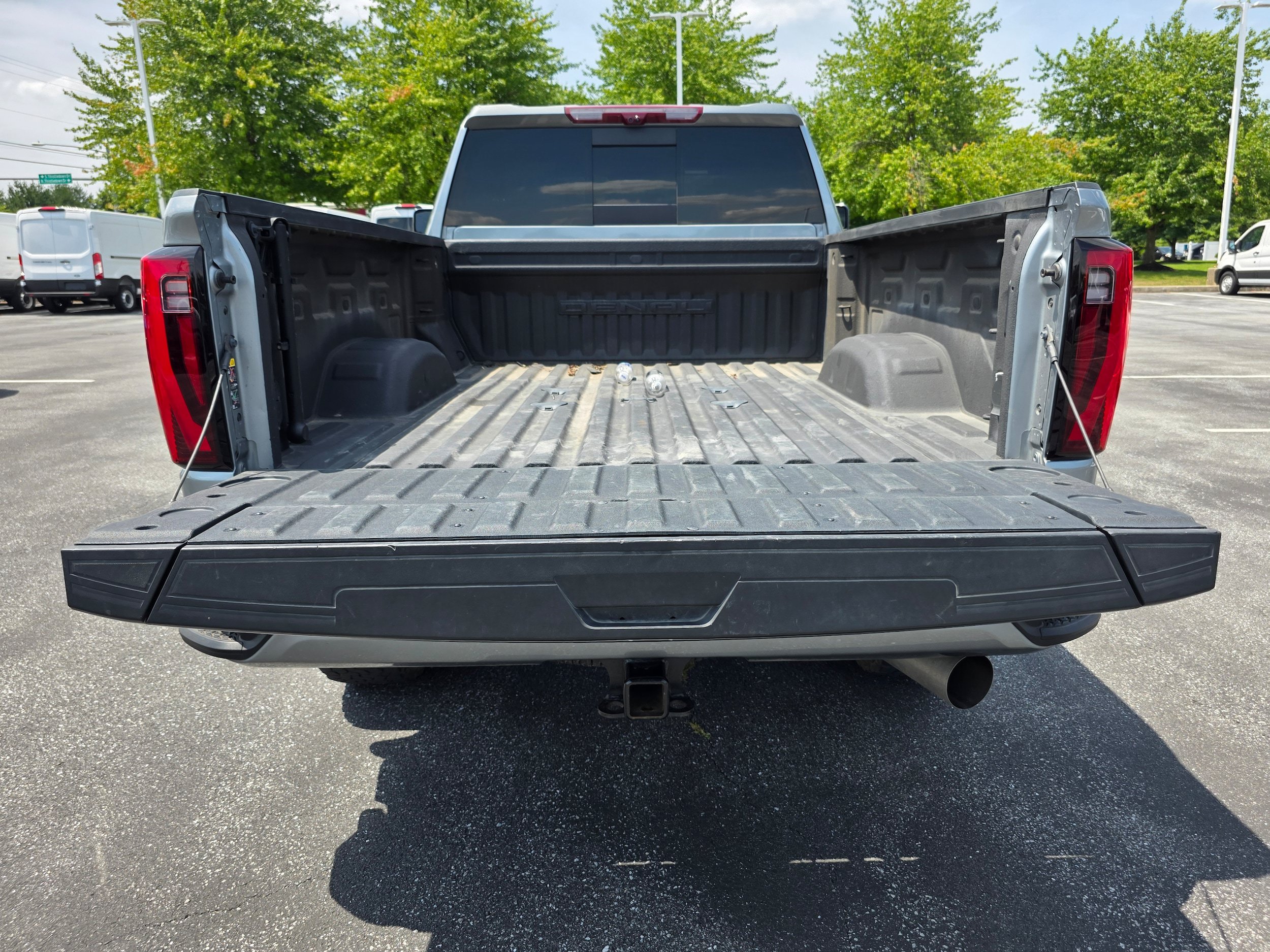 Used 2024 GMC Sierra 2500 Denali Ultimate AWD/4WD image 9