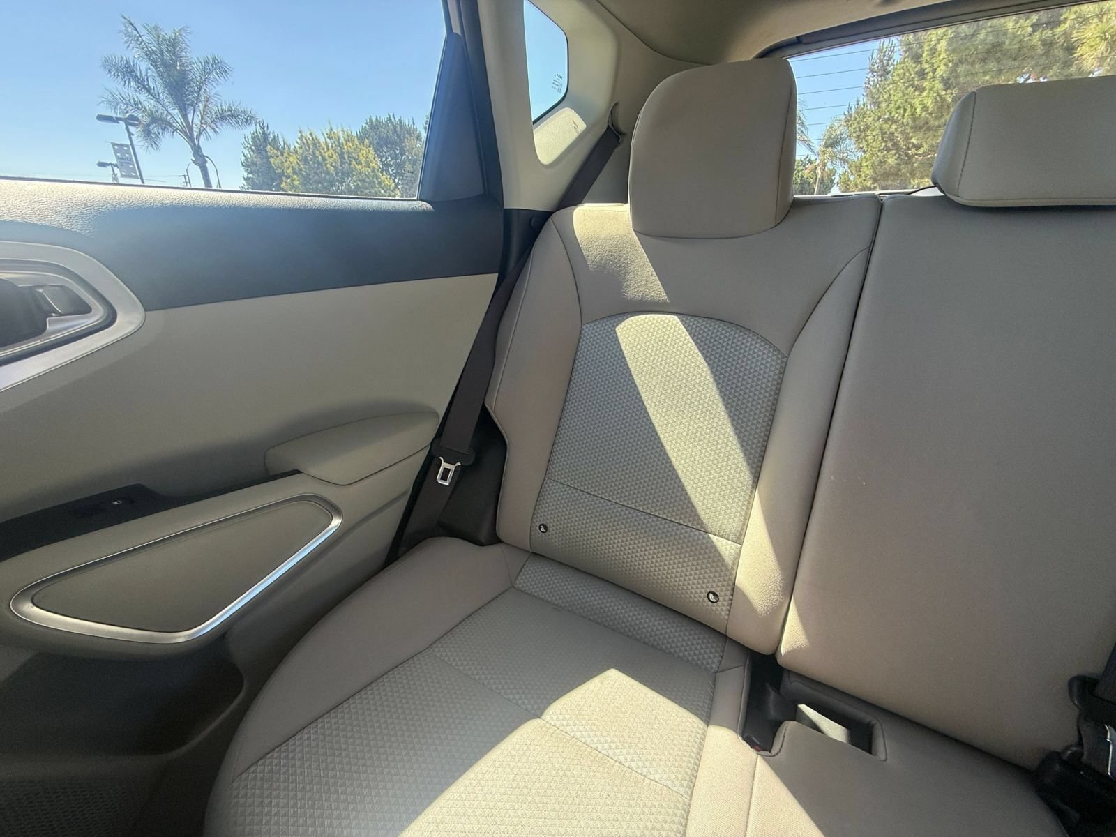 Used 2025 Kia Soul LX w/ LX Technology Package FWD image 35