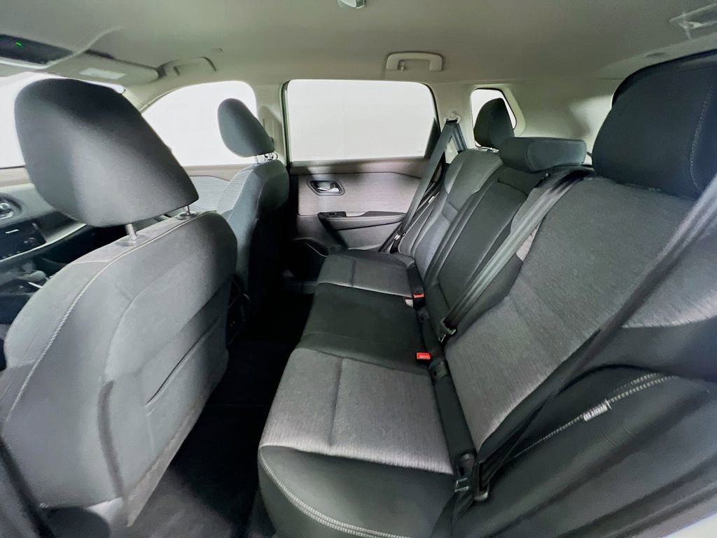 Used 2022 Nissan Rogue SV AWD/4WD image 22