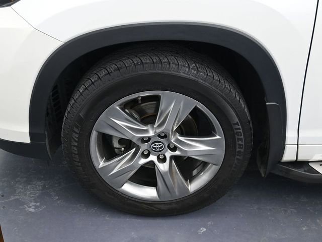Used 2017 Toyota Highlander Limited Platinum image 11