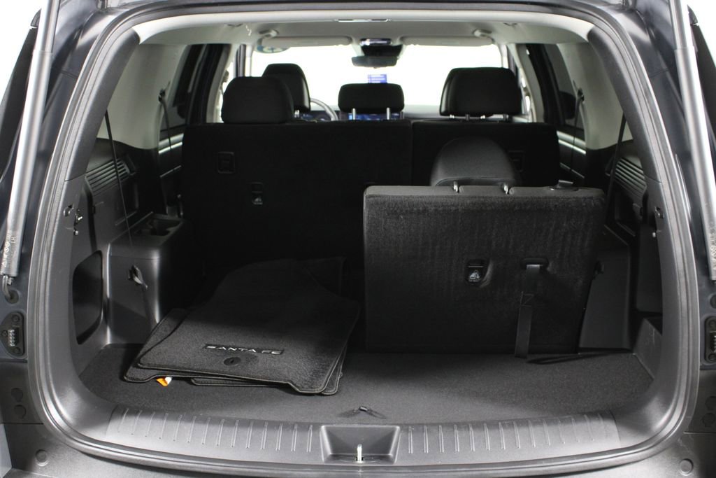 Used 2025 Hyundai Santa Fe SE image 16