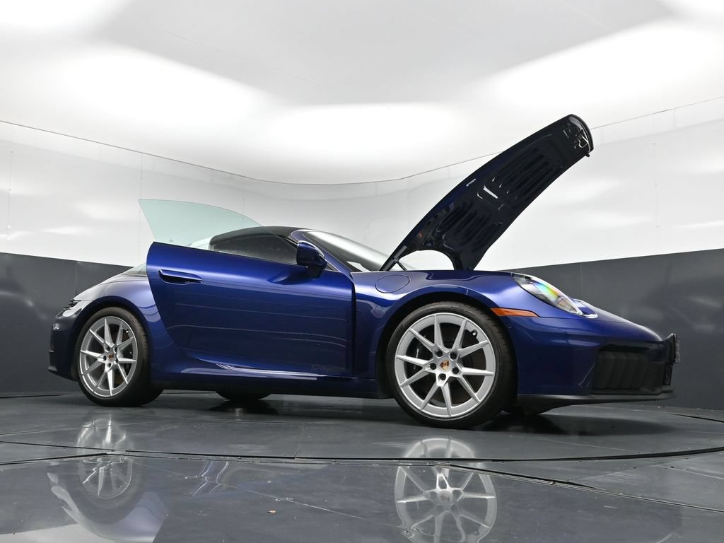Certified 2025 Porsche 911 Targa 4 GTS AWD/4WD image 35