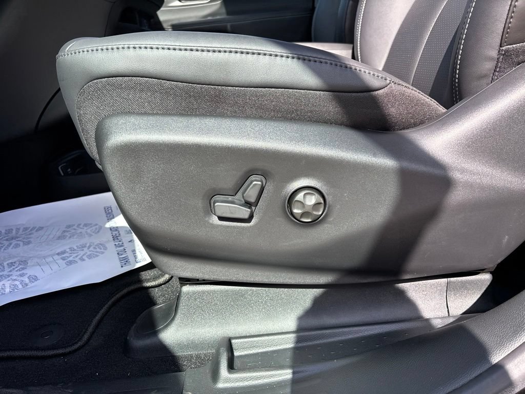 New 2027 Chrysler Pacifica Select FWD image 34