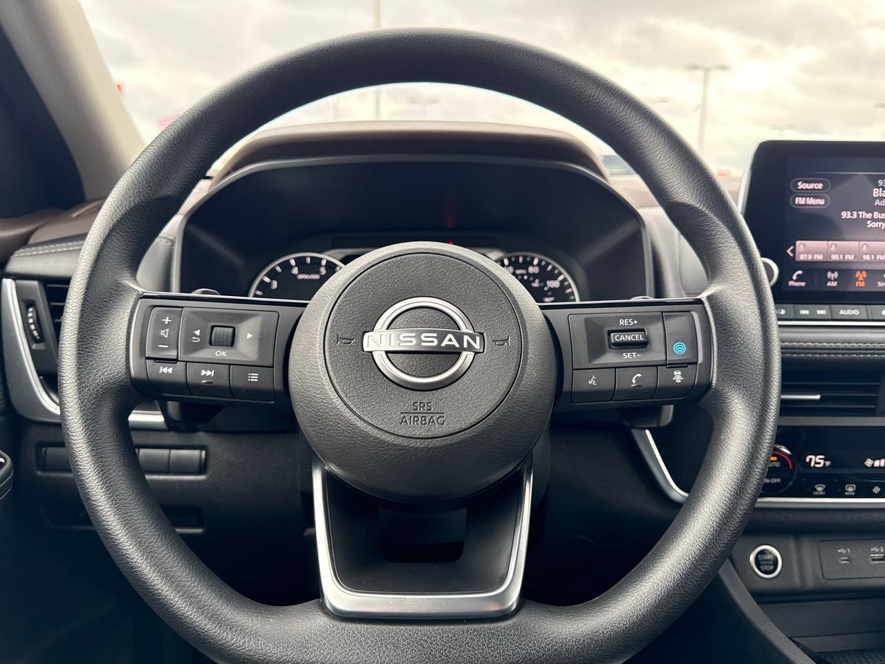 Used 2023 Nissan Rogue SV AWD/4WD image 15