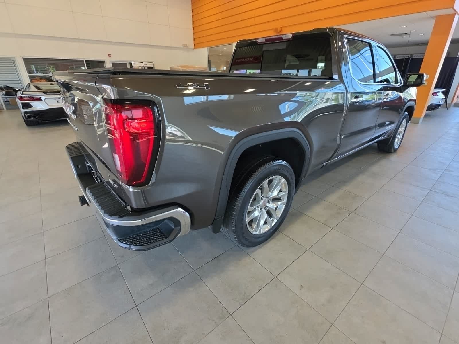 Used 2019 GMC Sierra 1500 SLT w/ SLT Convenience Package AWD/4WD image 8