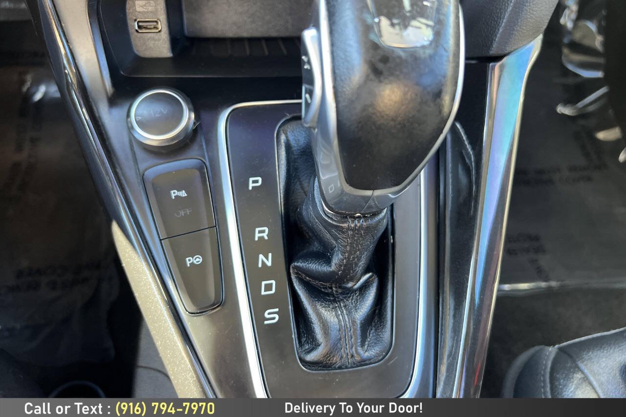 Used 2016 Ford Focus Titanium FWD image 22