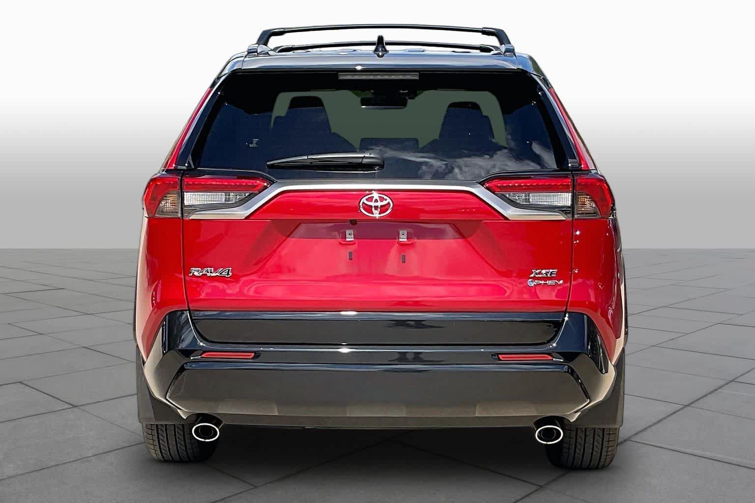 Used 2025 Toyota RAV4 XSE AWD/4WD image 5