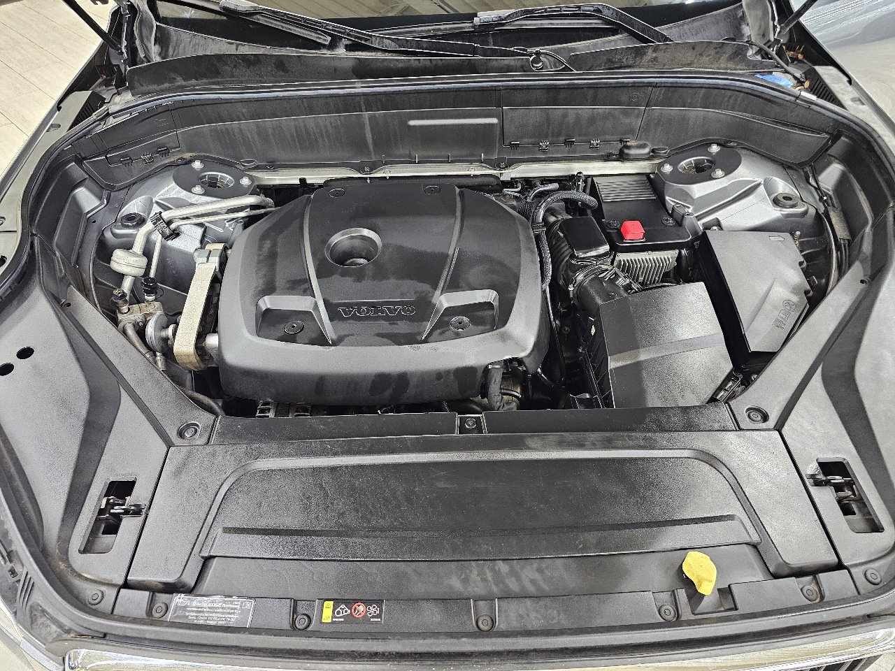 Used 2016 Volvo XC90 T6 Momentum w/ Momentum Plus Package image 46