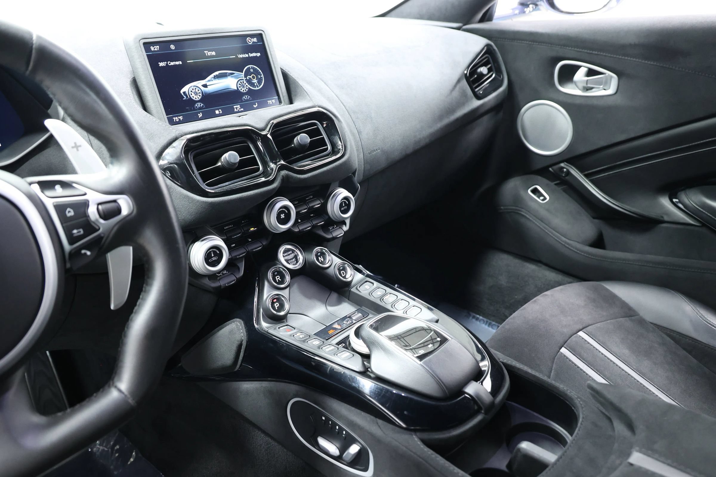 Used 2020 Aston Martin V8 Vantage Coupe RWD image 49