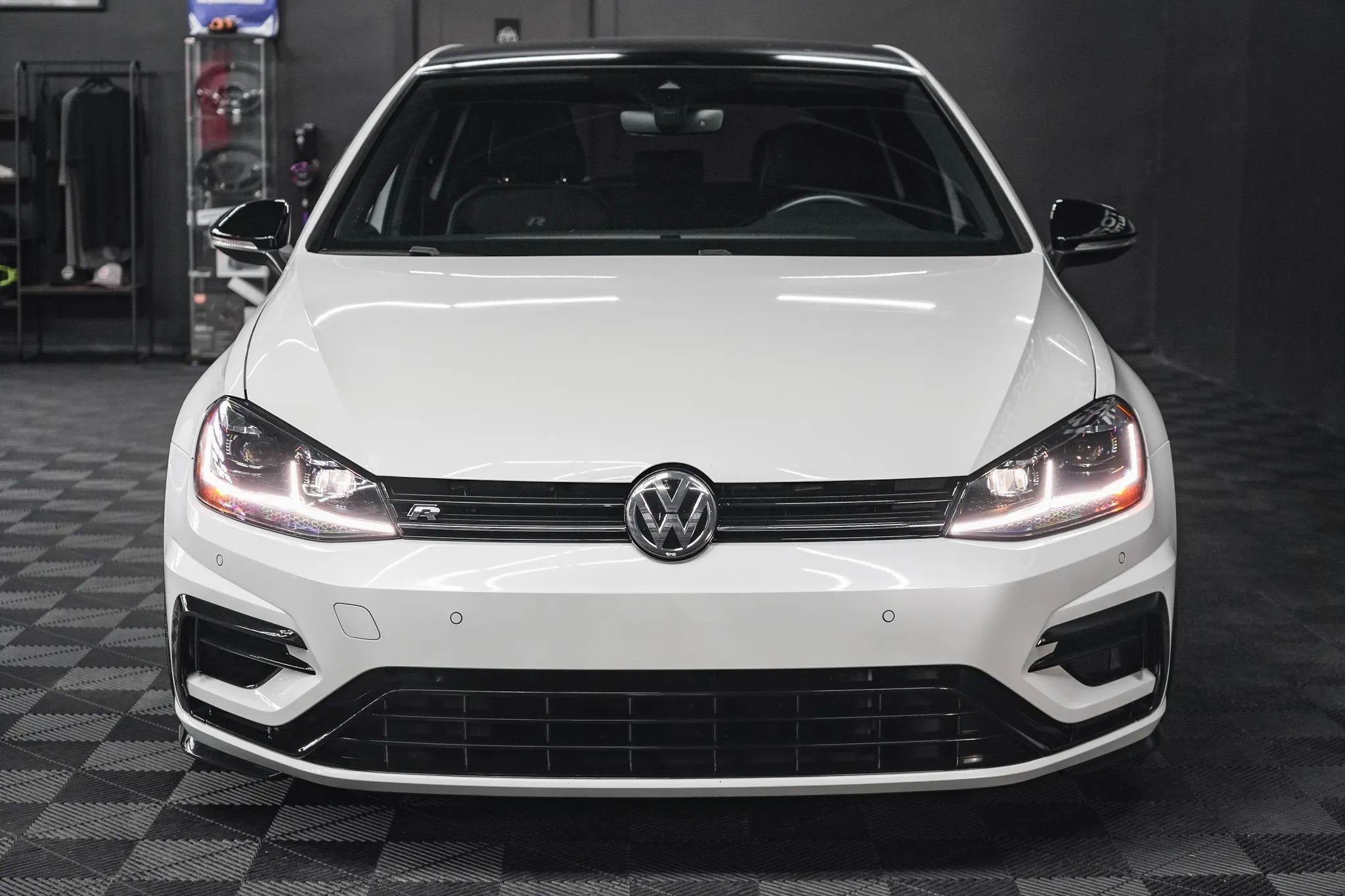 Used 2018 Volkswagen Golf R 4-Door image 28