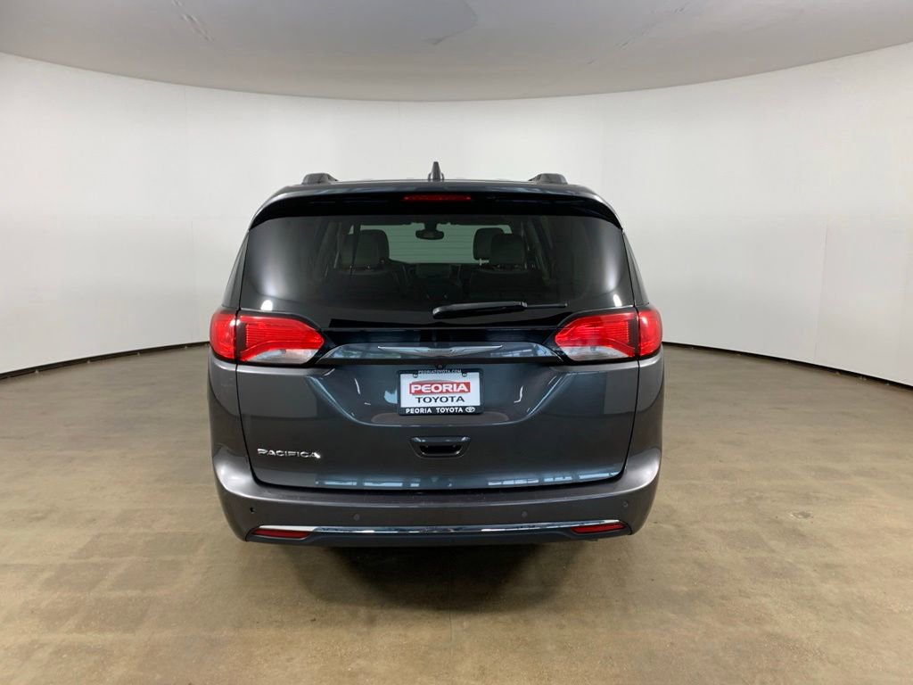 Used 2017 Chrysler Pacifica Touring-L Plus FWD image 10