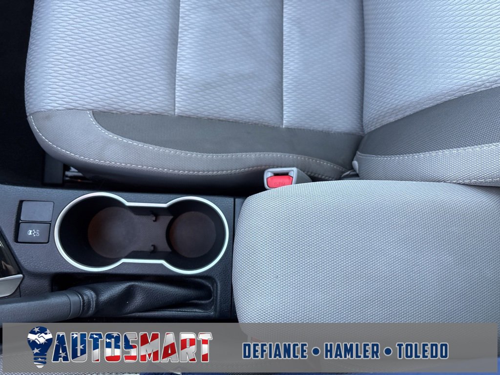 Used 2018 Toyota Corolla LE image 25