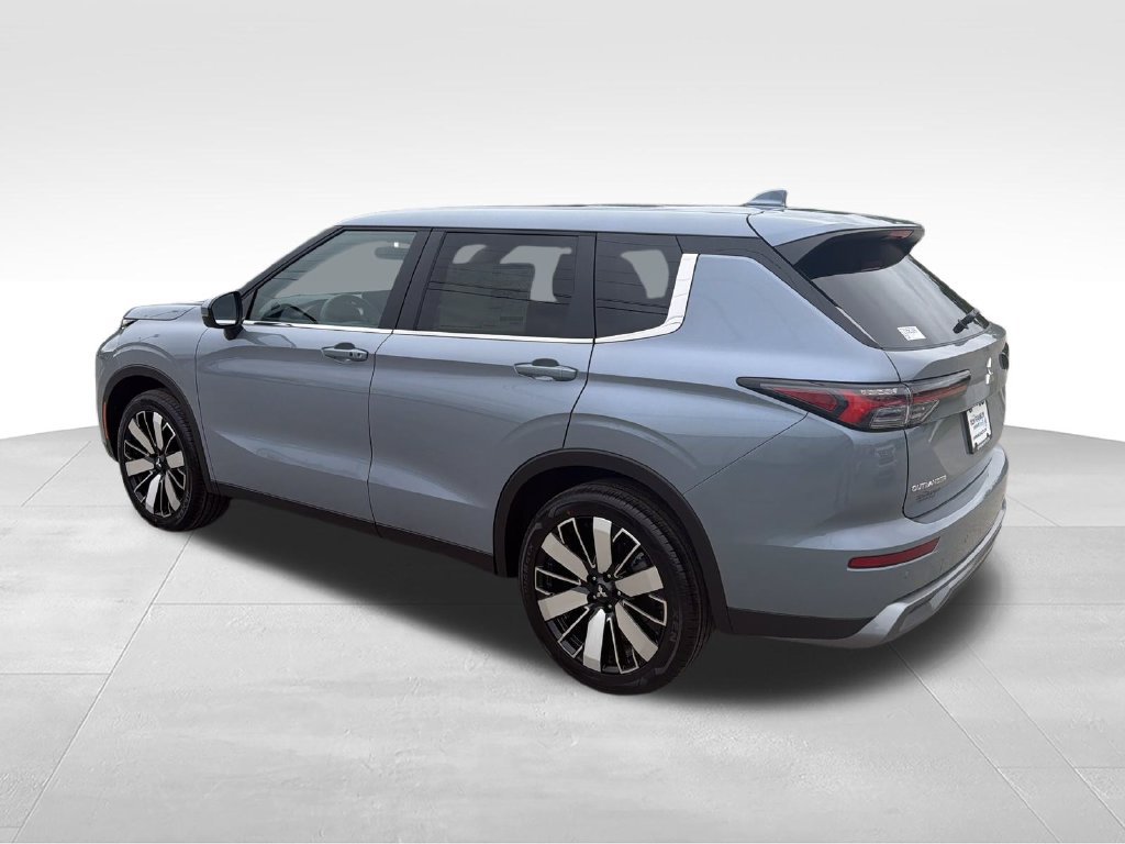New 2026 Mitsubishi Outlander SE AWD/4WD image 3