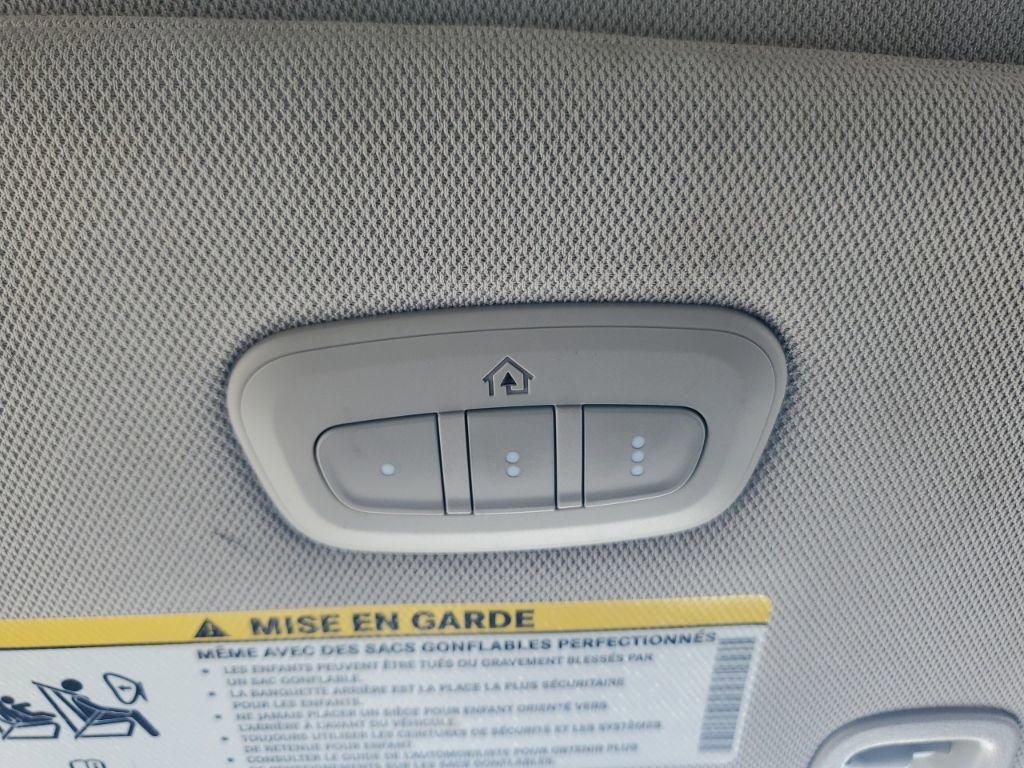 Used 2022 Chrysler Pacifica Limited image 26